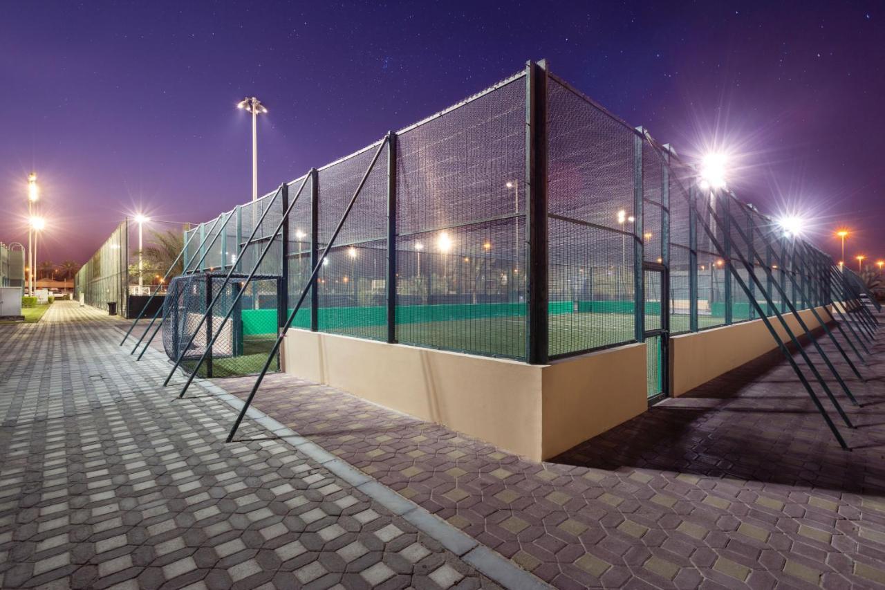오피서 클럽 앤 호텔 아부다비 외부 사진 The Al-Shaab Olympic Park