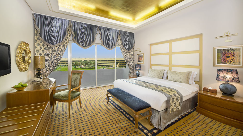 오피서 클럽 앤 호텔 아부다비 외부 사진 A bedroom at the Jumeirah Creekside